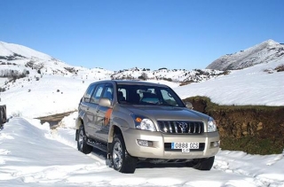 el todoterreno en la nieve